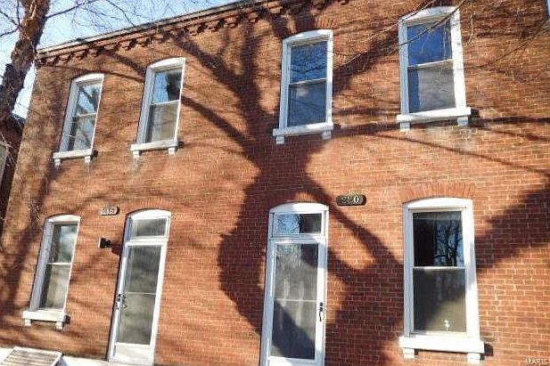 1st image of 220 W Steins St