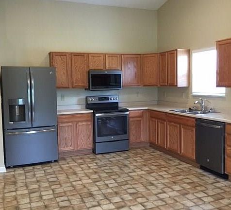 5th image of 7613 Pipestone Dr