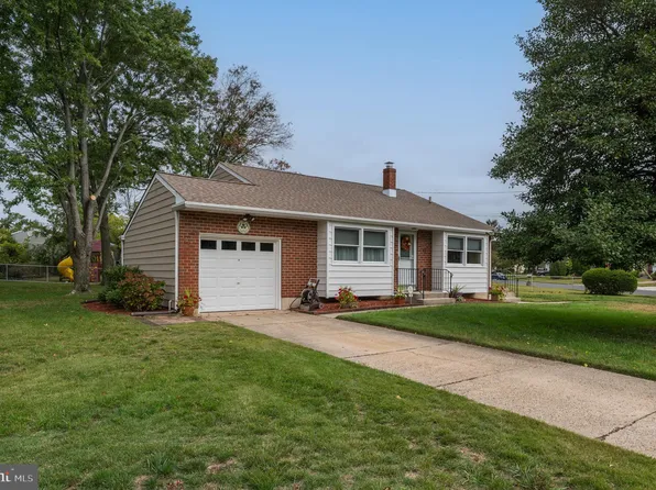 19 Chalfont St, Cinnaminson, NJ 08077