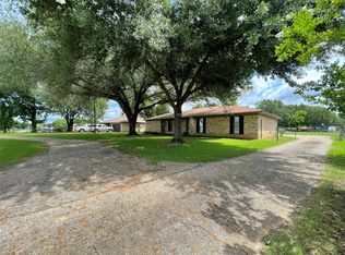 906 Bassett Rd, Palestine, TX 75803