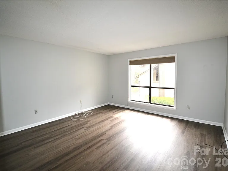 7124 Winery Ln — Photo 20