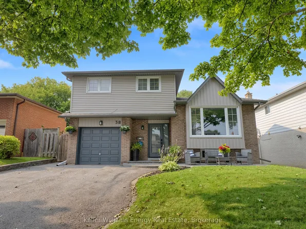 38 Spry Ave, Clarington, ON L1C 3T5