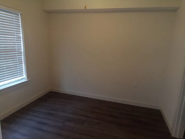 811 Douglas St #101 — Photo 7