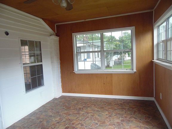 3rd image of 1030 Polk St