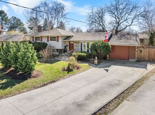 8 Saturn Ct, Saint Catharines, ON L2M 2T1