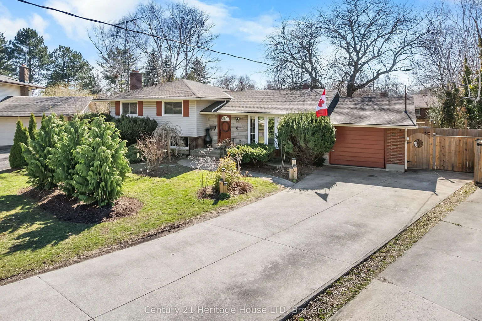 8 Saturn Ct photo 1