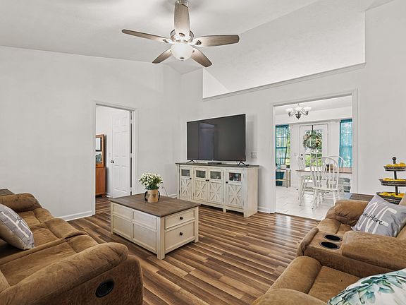 3rd image of 204 Noel Ln