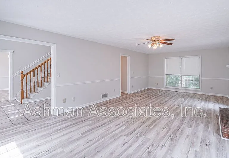 2402 Betsy Ct SW — Photo 11
