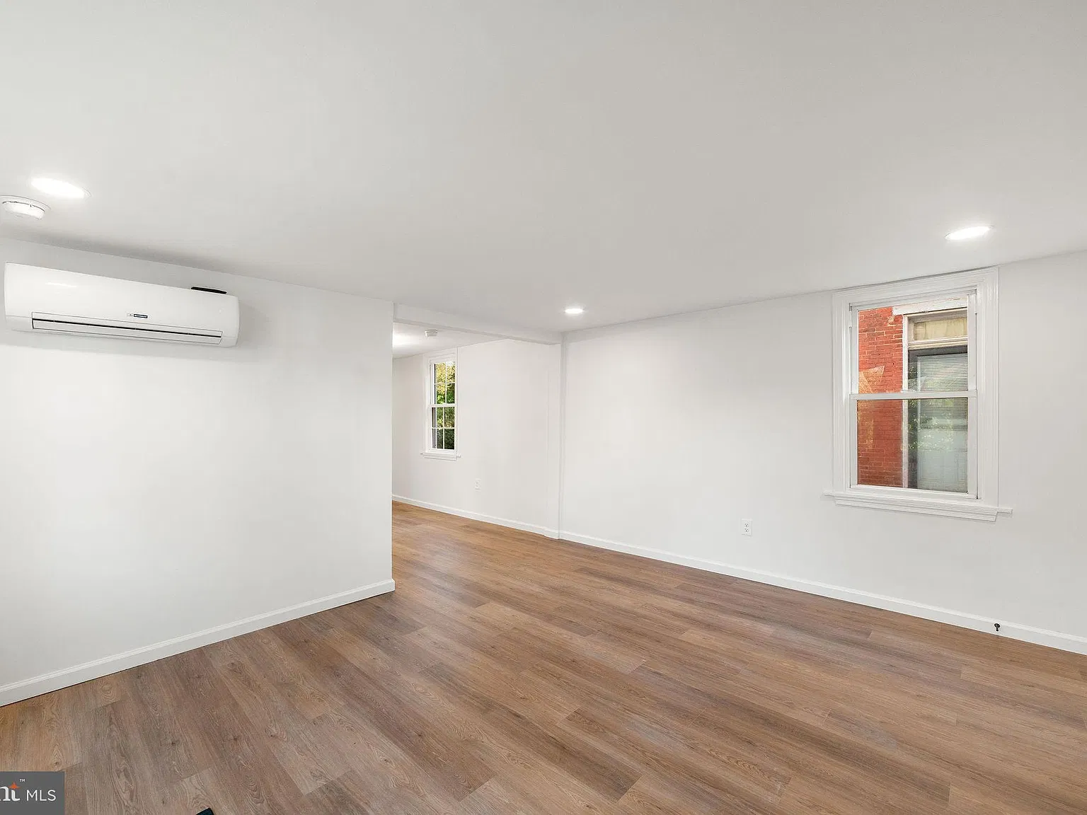 4 bed, 2.0 bath, 1760 sqft, $2,395 — Photo 3