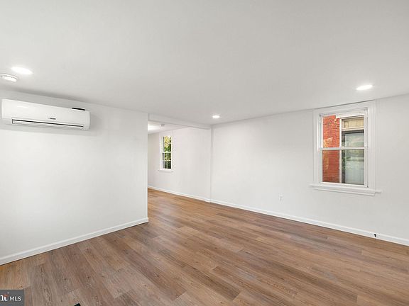 3rd image of 4 Walnut St