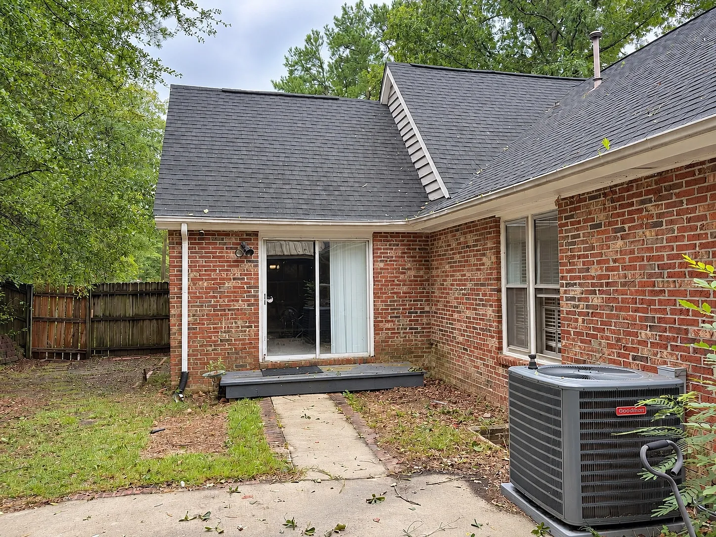 4 bed, 2143 sqft, $1,975 — Photo 2