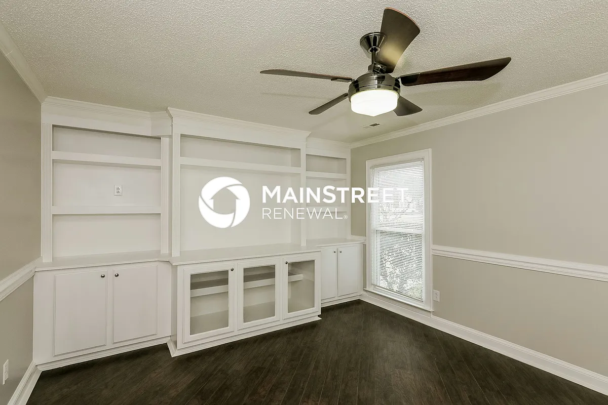 Living Room - 13716 Tynecastle Ln