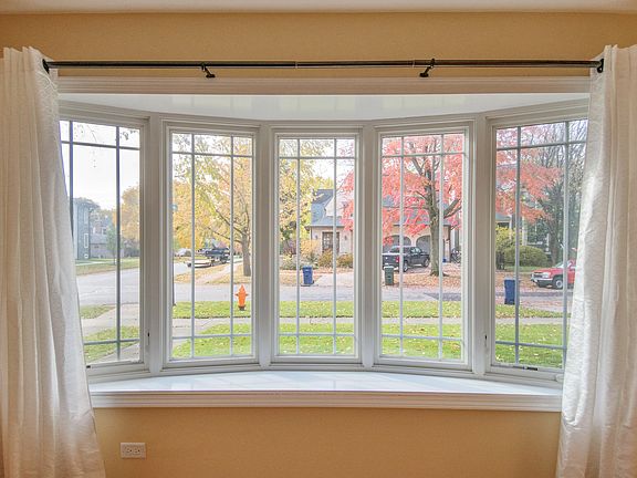 5th image of 505 W Benton Ave