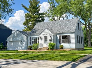 112 Pearl St, Cary, IL 60013