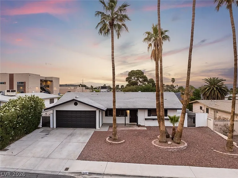 3992 Chinchilla Ave — Photo 48