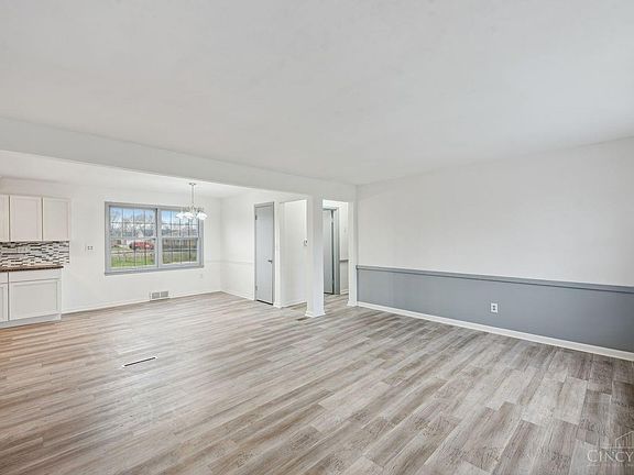 3rd image of 404 N 1st St