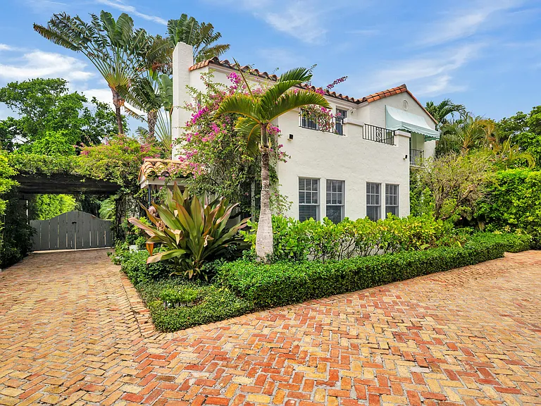 230 Sunset Rd — Photo 4