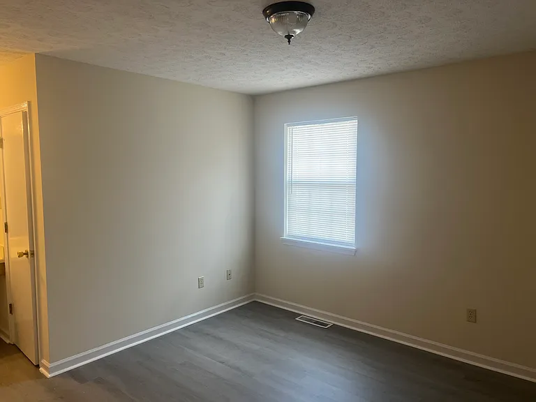 3260 Spring Hollow Ave #5 — Photo 9
