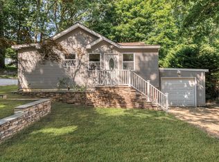 19 Robinson Rd, Southampton, NY 11968