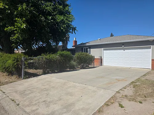 1133 S Minaret Ave Photo 1