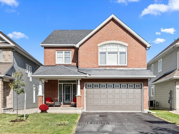 816 Azure St, Ottawa, ON K4A 0T7