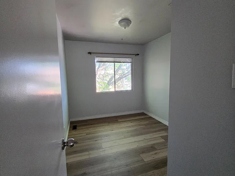 110 Overlea Dr — Photo 7