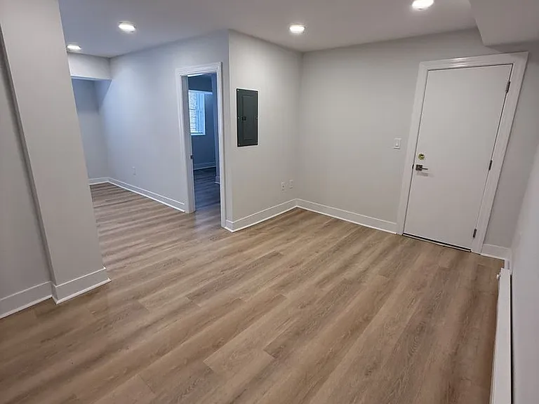 11 Queensberry St #2B — Photo 5