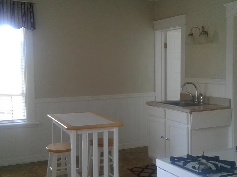 416 E 3rd St #2 — Photo 10