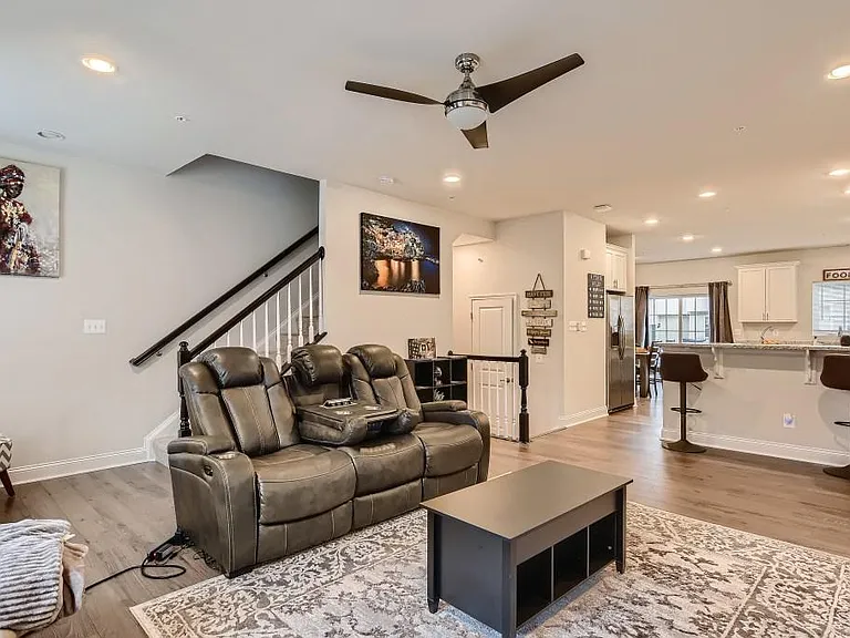 625 Heathland Trl — Photo 14