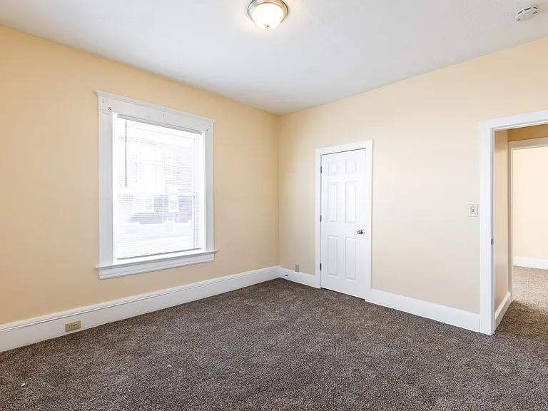 811 Lexington Ave #1 — Photo 6