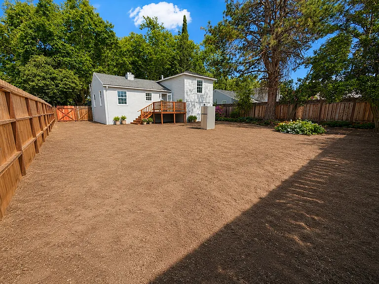 663 Pierce St — Photo 40