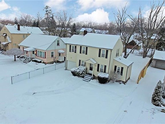 4th image of 414 Meadowbrook Ave SE