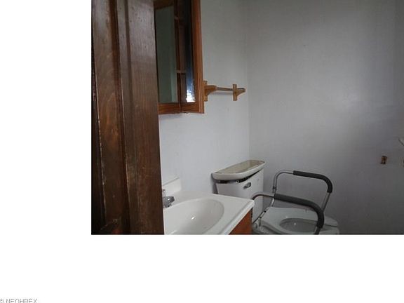 5th image of 5273 Evelyn Dr