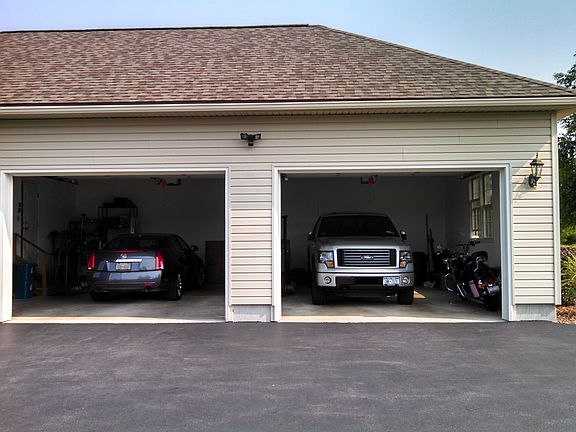 Expansive garage 2+