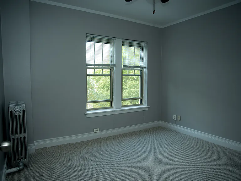 5737 N Kenmore Edgewater Apartments — Photo 47