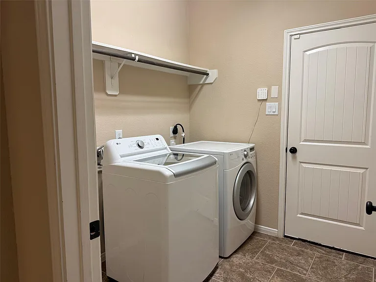24311 Piazza Dr — Photo 13