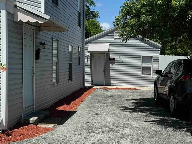 717 S B St #715 — Photo 11
