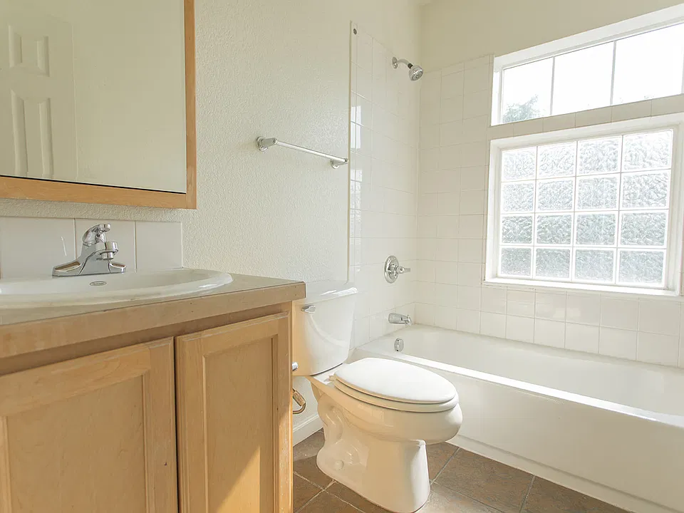 811 20th Street Bathroom