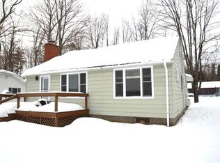 7100 Lakeside Dr, Bellaire, MI 49615