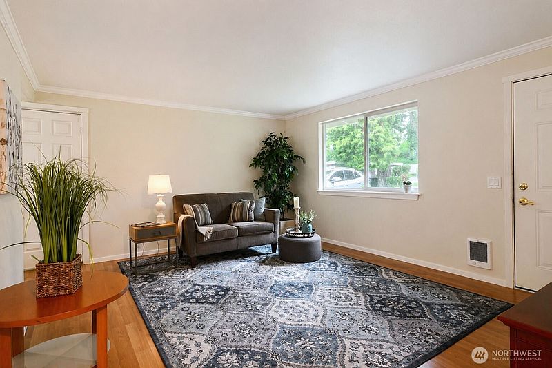 4th image of 8221 SW Paine #8221
