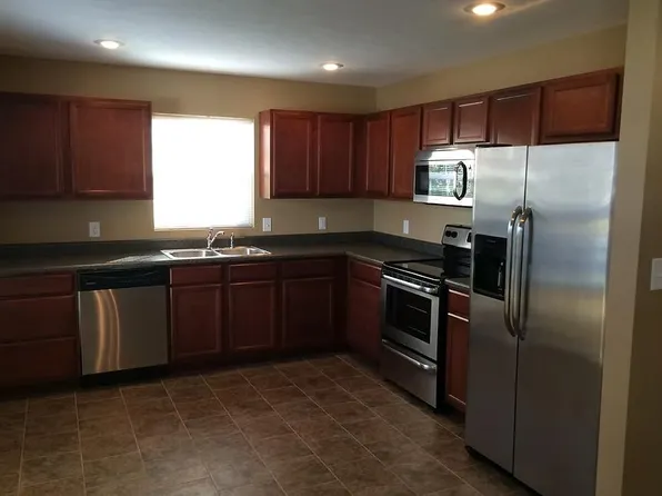 1932 S 18th St, Terre Haute, IN 47802