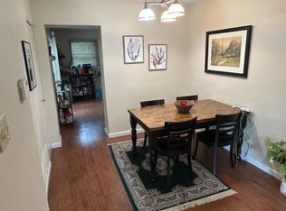 9030 W Swan Cir, Saint Louis, MO 63144