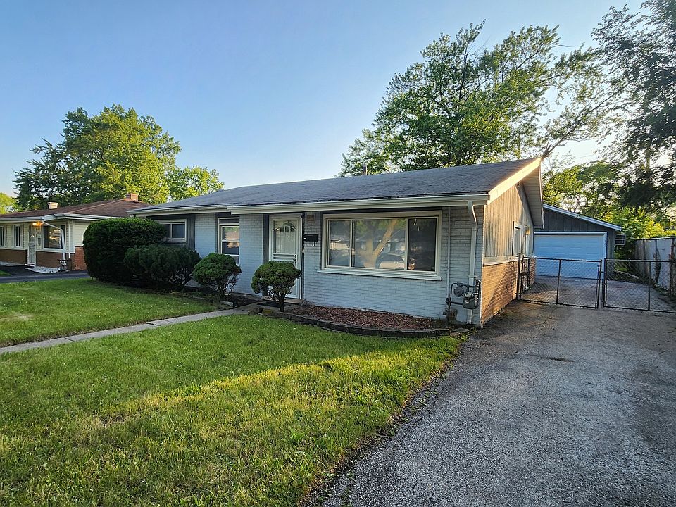 1st image of 1370 Forest Pl
