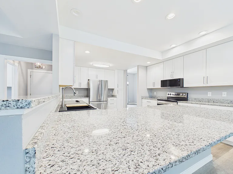 483 Baypoint Dr — Photo 12