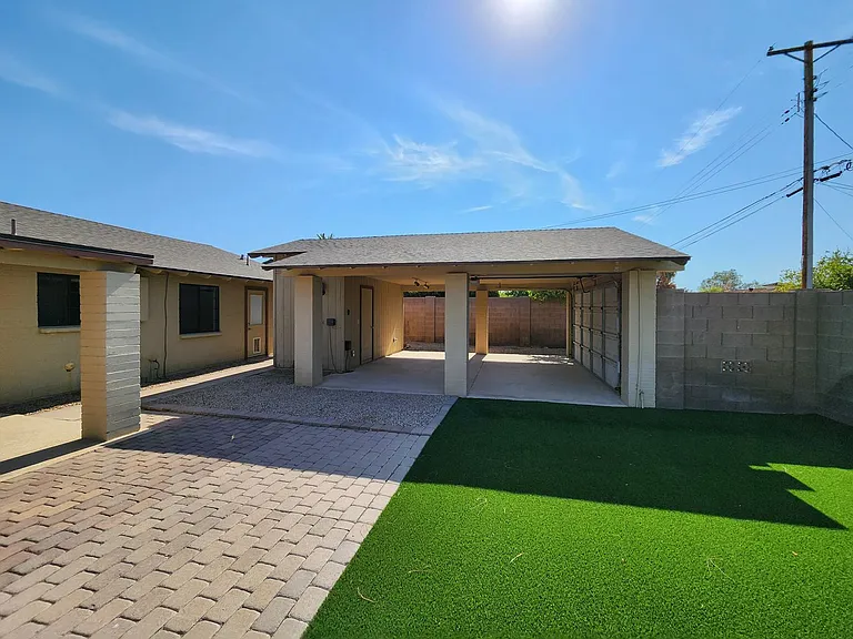 517 E Bishop Dr — Photo 37