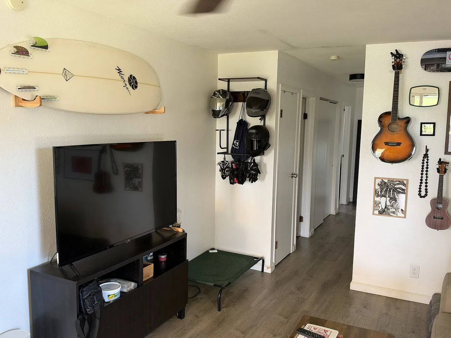 Live Across the Street from the Ocean: Modern, Efficient 3-Bedroom Home in Maili — Photo 3