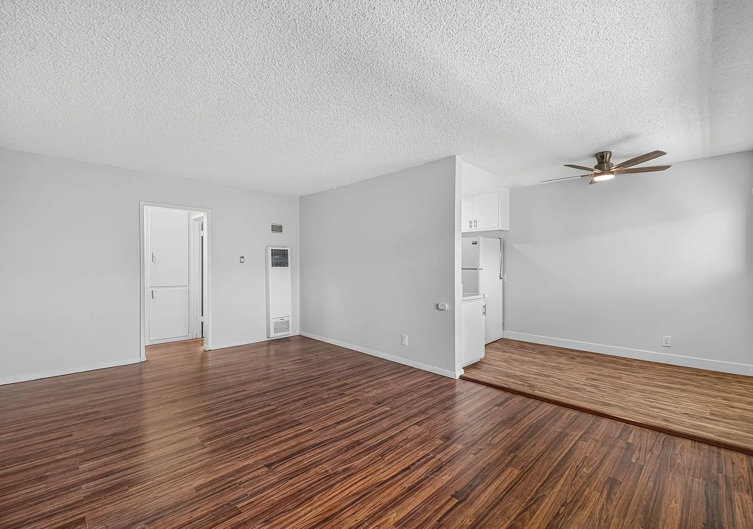 517 Venice Way — Photo 2