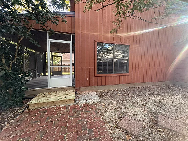 636 Fir Ave — Photo 15