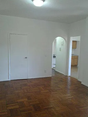 Rented by Arena Real Estate | media 44