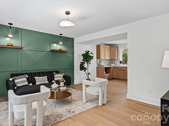4th image of 7234 Rollingridge Dr